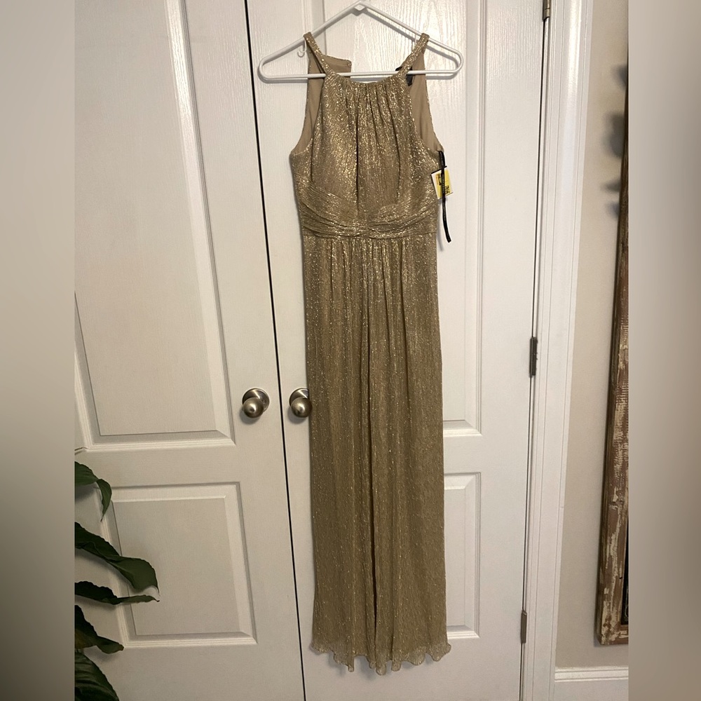 New never worn Vince Camuto size 2 floor length metallic dress
